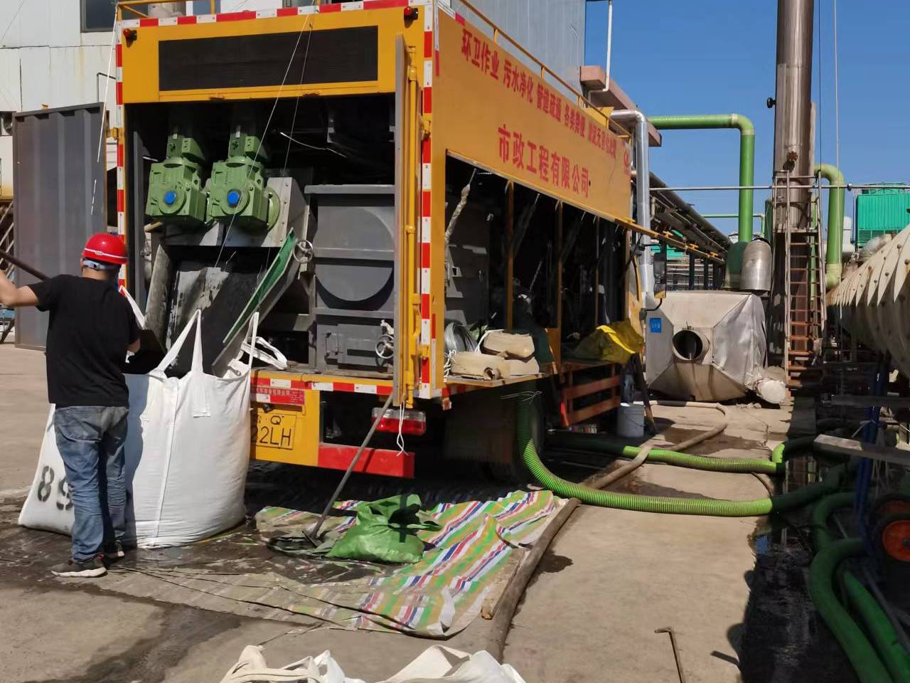 胶州淤泥压干处理